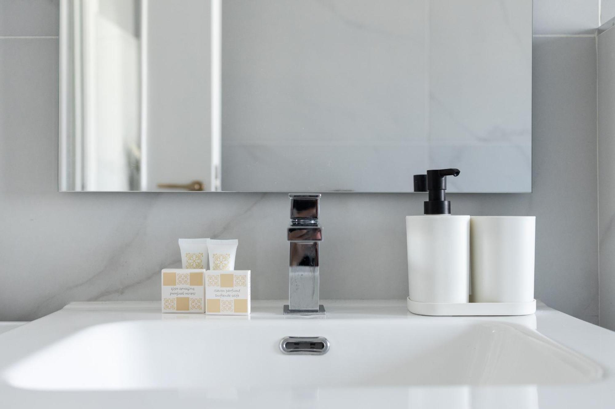 Apartment 8 Min Dalla Metro Casa Elegante Con Netflix E Wifi Mailand